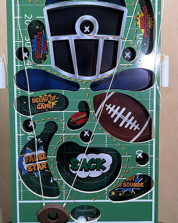 Get Vertical: Football game board, front view